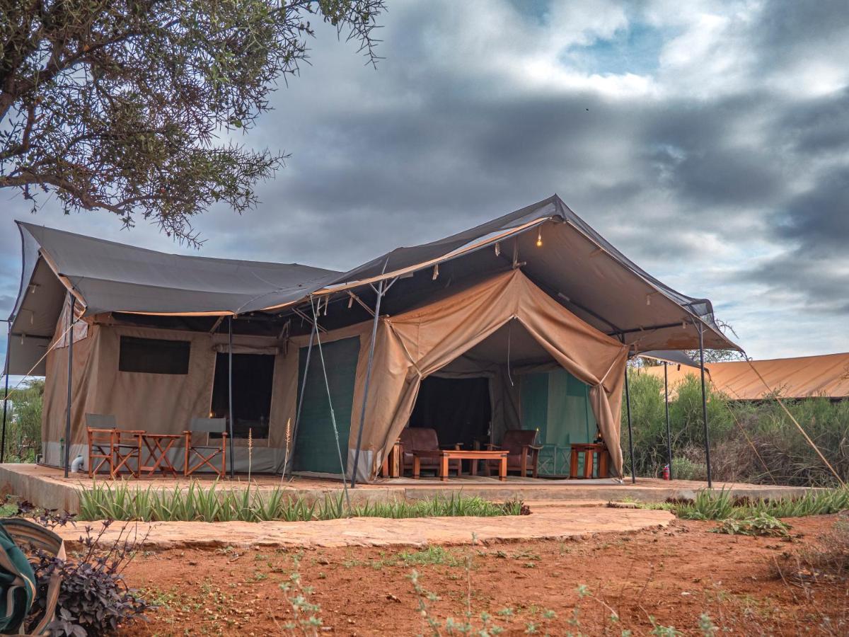 Tulia Amboseli Safari Camp Hotel Kültér fotó