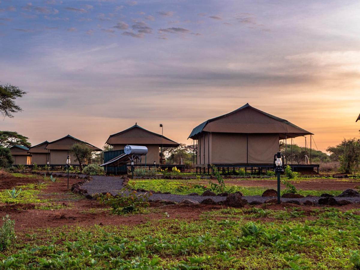 Tulia Amboseli Safari Camp Hotel Kültér fotó