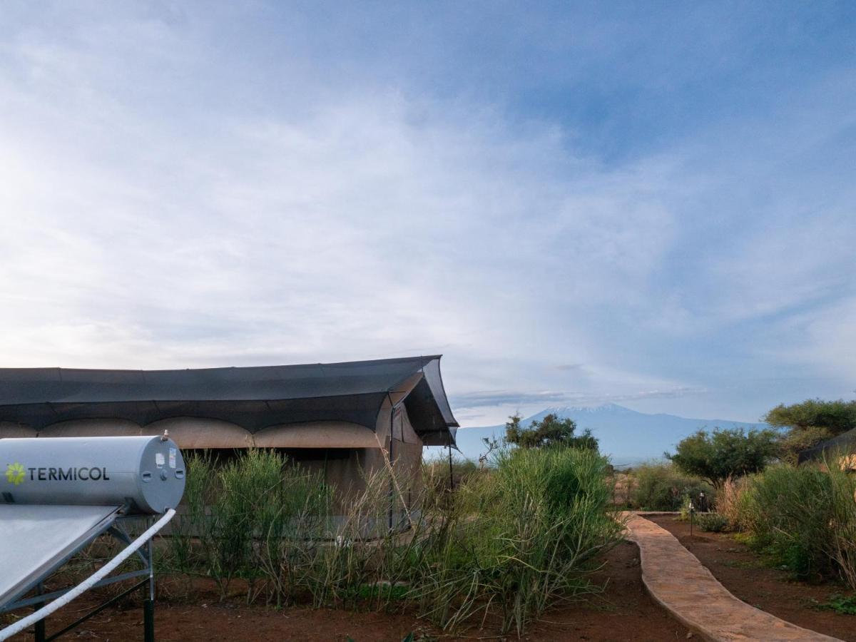 Tulia Amboseli Safari Camp Hotel Kültér fotó