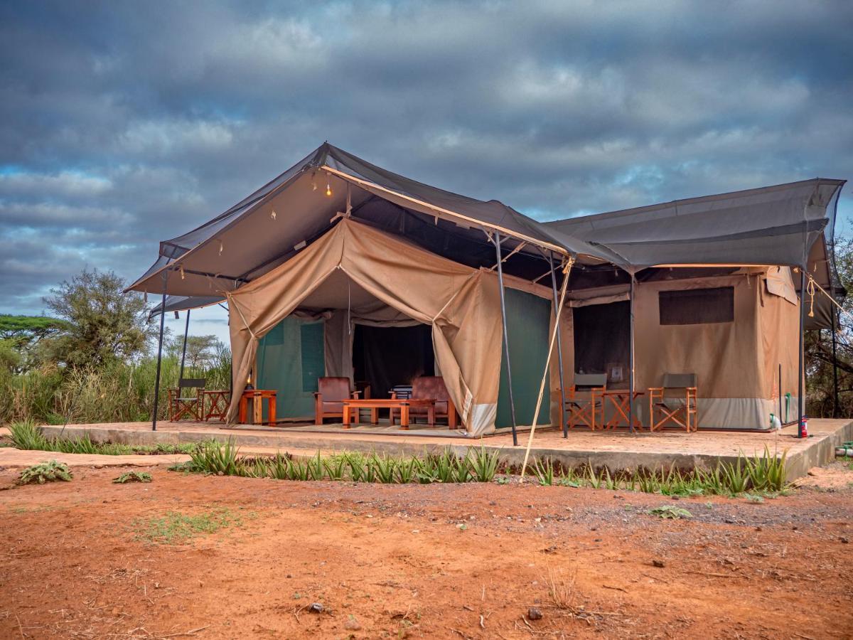 Tulia Amboseli Safari Camp Hotel Kültér fotó