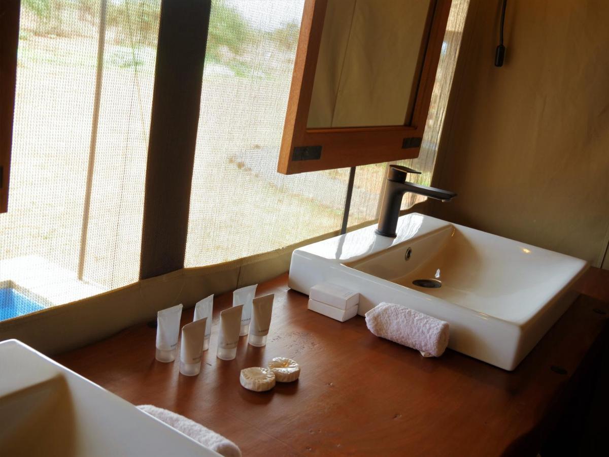 Tulia Amboseli Safari Camp Hotel Kültér fotó