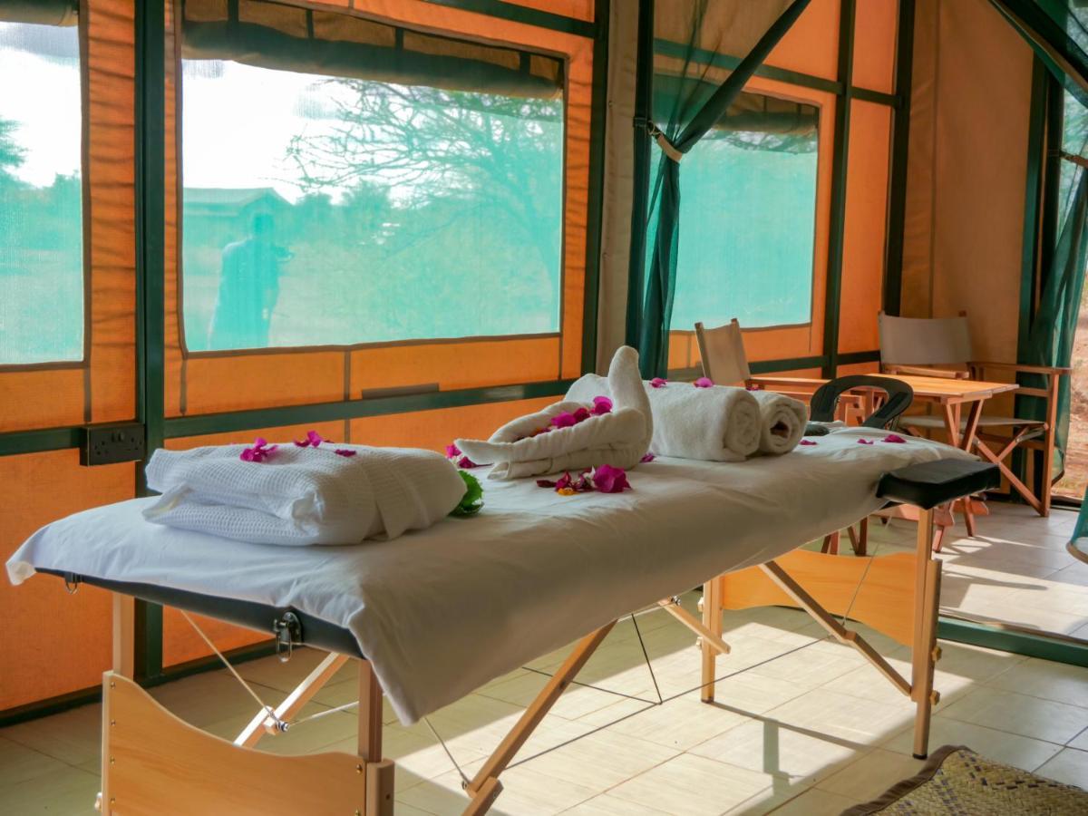 Tulia Amboseli Safari Camp Hotel Kültér fotó