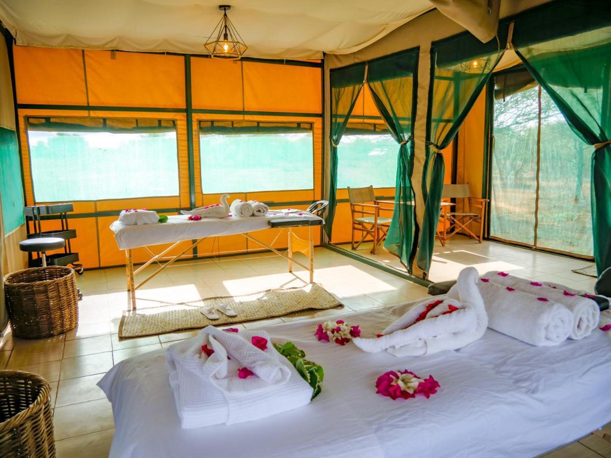 Tulia Amboseli Safari Camp Hotel Kültér fotó
